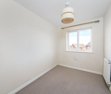 4 bedroom link detached house to rent - Photo 3