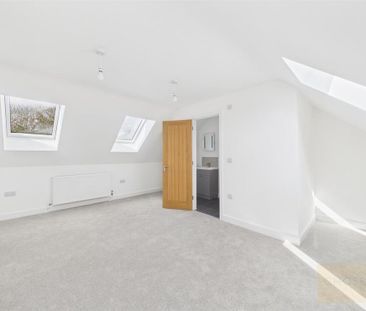 4 bedroom semi-detached house to rent - Photo 4