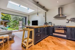 Winter Road, Southsea - Photo 1