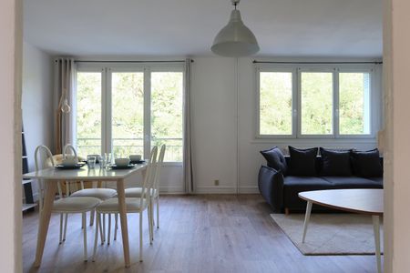 Location Appartement 3 pièces 70m² ST CHAMOND 42400 - Photo 3