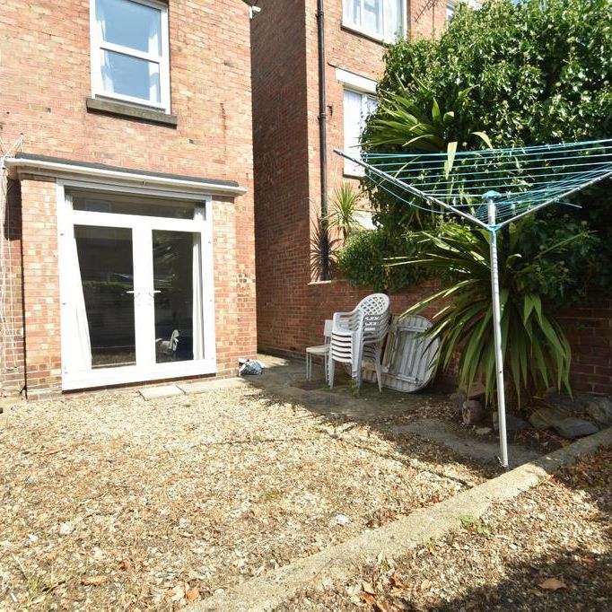 4 bedroom terraced house to rent - Photo 1