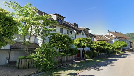 Charmante 4.5-Zimmer-Maisonette-Wohnung in Egg (ZH) - Photo 4