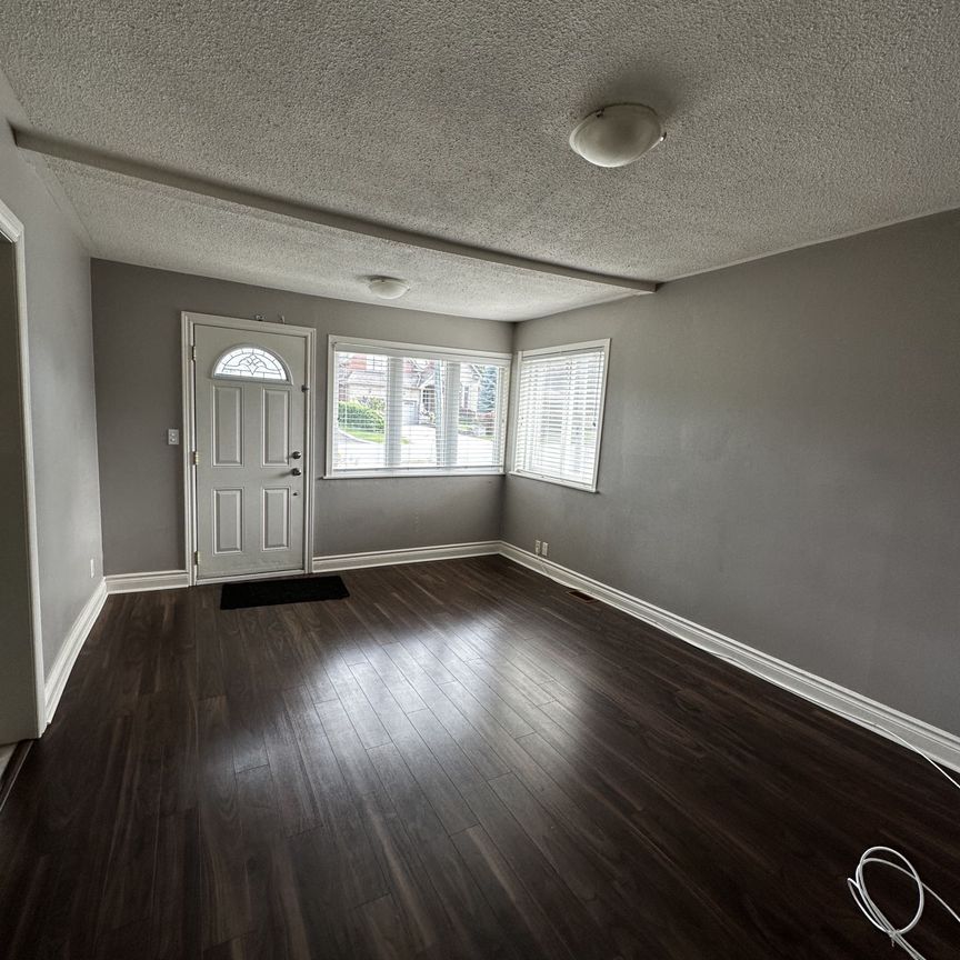 For Lease - 86 Bond Crescent, Richmond Hill, Ontario - Photo 1