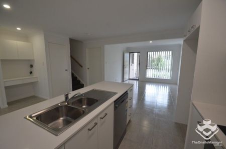 VERY NEW 3 BED TOWNHOUSE FOR RENT - Photo 4