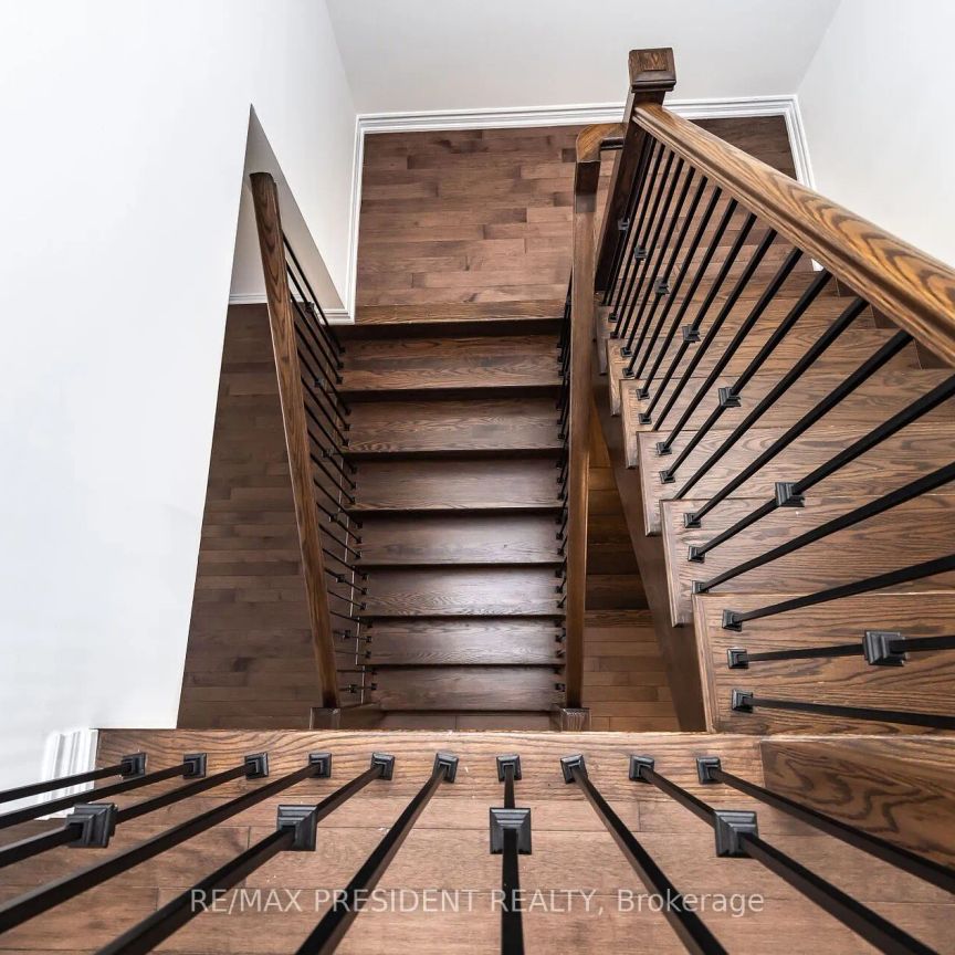 Condo Townhouse For Lease | W9244604 - Photo 1