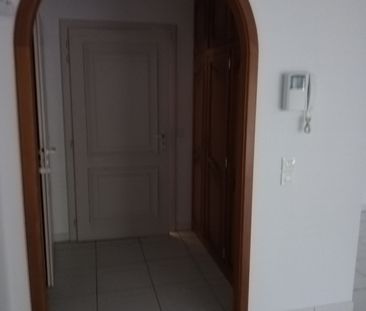 Location Appartement 2 pièces 63m² - Photo 3