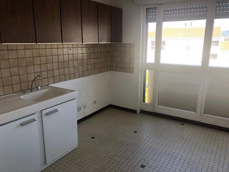 Location Appartement 1 pièce 32m² ST ETIENNE 42000 - Photo 3