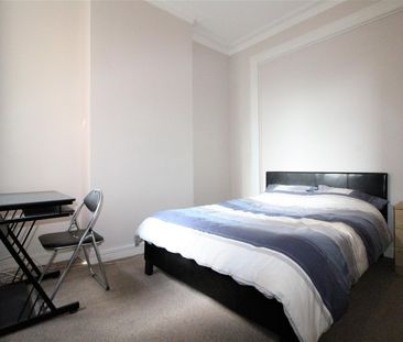 Room For Rent 283 Fawcett Road, Southsea - Photo 1