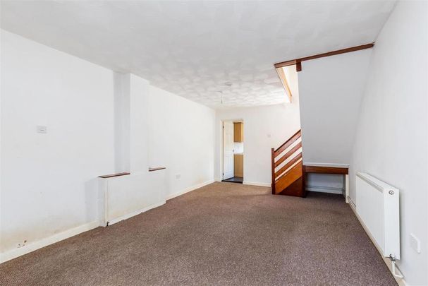 2 bedroom terraced house to rent - Photo 1