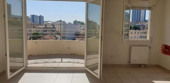 Location Appartement 1 pièce 29m² TOULON 83100 - Photo 2