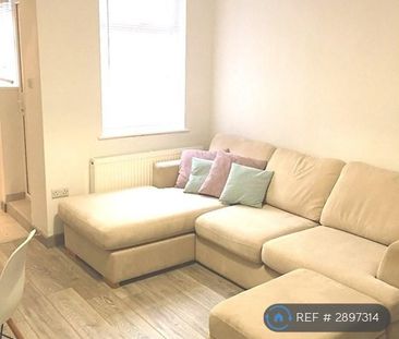 1 bedroom in a house share to rent - Photo 3