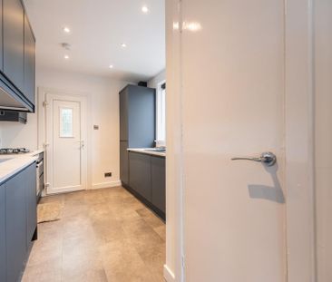 2 bedroom semi-detached house to rent - Photo 5