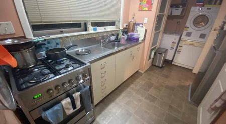 Lovely family home for rent - Photo 4