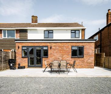 1 bedroom in a house share to rent - Photo 5