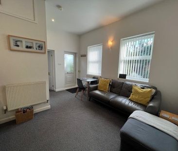 Clifton Drive North, Lytham St.Annes - Photo 2