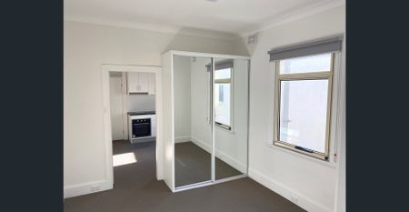 One Bedroom unit in central location - Photo 2