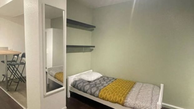 METZ CENTRE - STUDIO MEUBLE - 32 M2 - CUISINE EQUIPEE - Photo 1