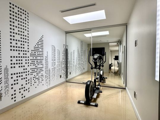 Rosemont : Penthouse de 2 chambres, offert en location complètement meublé ! - Photo 1
