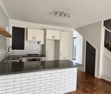 THREE BEDROOM UNIT IN THE HEART OF PASCOE VALE! - Photo 6