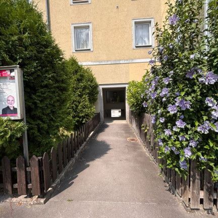 Ein Ort zum Ankommen: 3-Zimmerwohnung mit viel Tageslicht - am Minnesängerplatz - Froschberg! Verfügbar ab 01.10.2026 - Foto 1