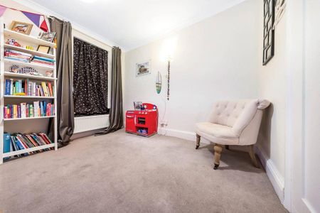 3 bedroom flat to rent - Photo 3