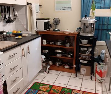 Broadbeach Waters - Photo 5