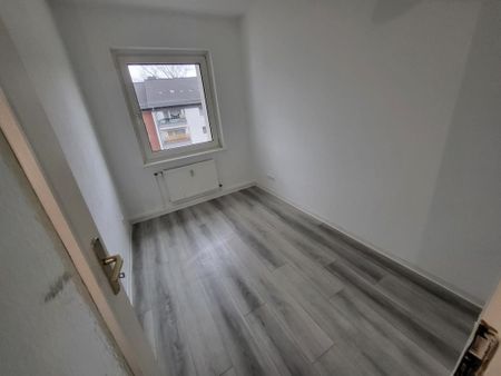 SEMMELHAACK: 3,5 Zimmer-Whg. mit Balkon am Stöckener Wald - Photo 2