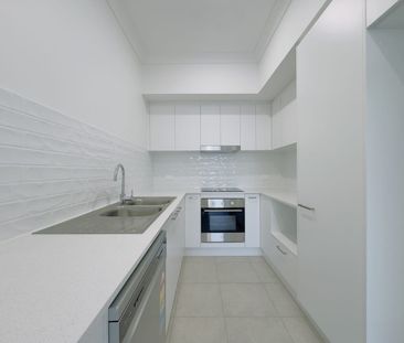 Stunning New Home in Lovely Lochinvar - 3 Beds, 2 Bath, Ducted Air ... - Photo 5