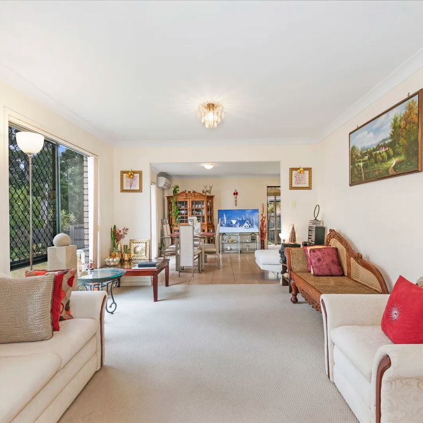 Spacious Family Home in a Peaceful Carindale Pocket - Photo 1