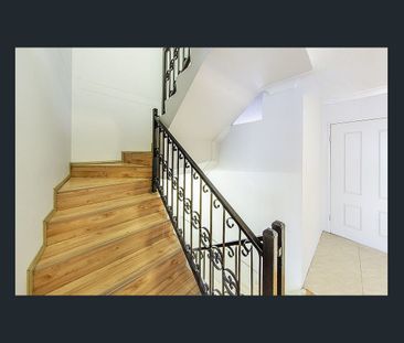 Spacious Townhouse With Everything Nearby - Photo 1