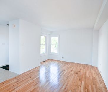 For Lease - 2030 Glenada Crescent, Oakville, Ontario - Photo 4