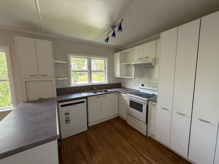 136 Broderick Street, Johnsonville - Photo 5
