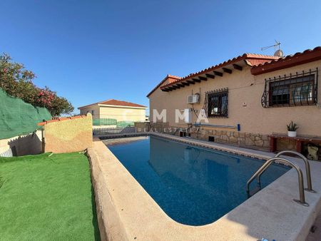 Luxury 5 room Detached House for rent in la Nucia, Spain - Photo 4