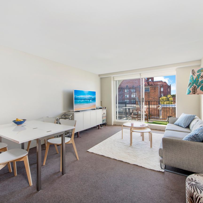 703/2A Elizabeth Bay Road, Elizabeth Bay NSW 2011 - Apartment For Rent | Domain - Photo 1