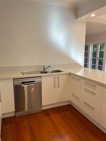 LARGE FAMILY HOME - ORAKEI - Photo 3