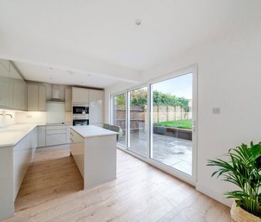 5 bedroom semi-detached house to rent - Photo 6