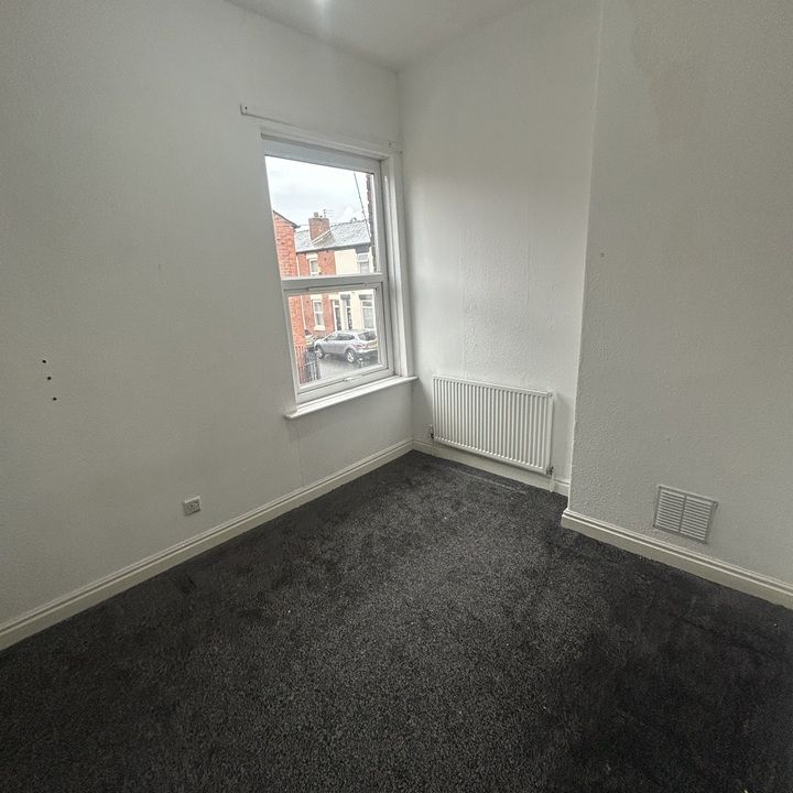 2 Bed Terraced House, Joan Street, M40 - Photo 1