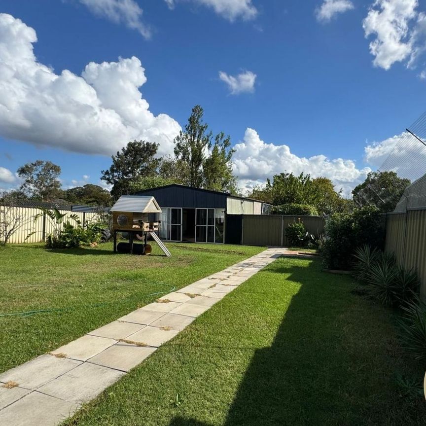 Three Bedroom Family Home &plus; Oversized Storage&excl; - Photo 1