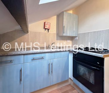 8 Bedroom Mid Terraced House for rent in Ash Grove - Photo 2