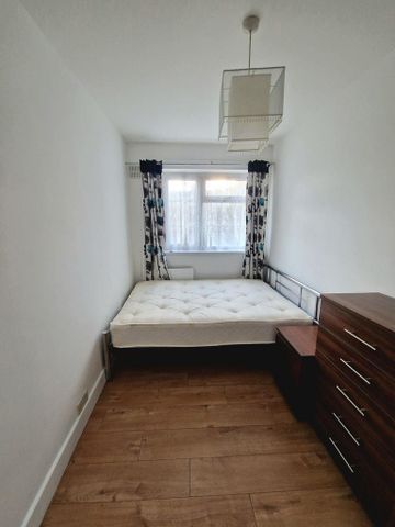 2 bedroom flat to rent - Photo 3