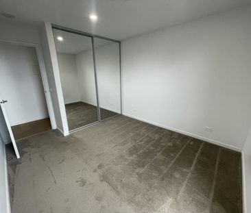 Stylish Apartment for Rental in the Heart of Carnegie - Photo 5