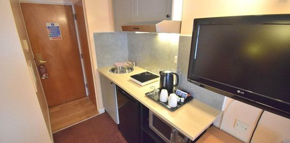 Studio to rent - Photo 2