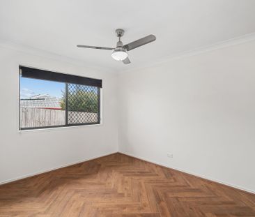 Stunning and Spacious 5-Bedroom Family Home with Exceptional Entert... - Photo 1