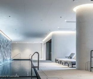 LARGE 1BED EXPERIENCE THE LUXURY LANDMARK - Photo 2