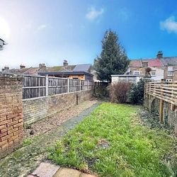 St Davids Road, Ramsgate, CT11 7EP, Kent - Photo 4