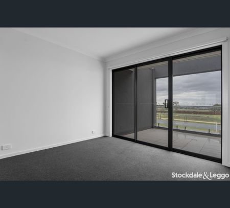 40 Cupola Walk, Truganina, Vic 3029 - Photo 5