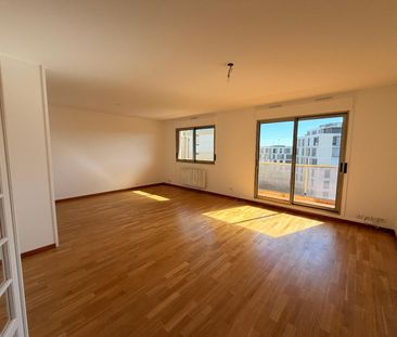 Location Appartement 4 pièces 83m² LYON 7ème - Photo 2