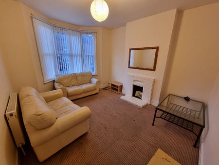 4 Bed Student Accommodation - Photo 2