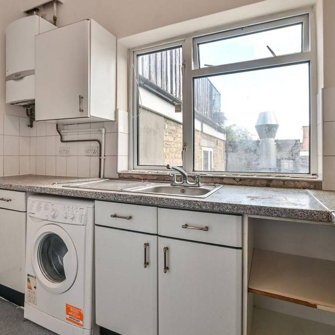 3 bedroom flat to rent - Photo 1