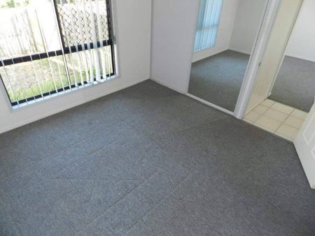 3 BEDROOM DUPLEX, AIR CON IN MASTER BEDROOM AND LOUNGE, PETS ON APP - Photo 3
